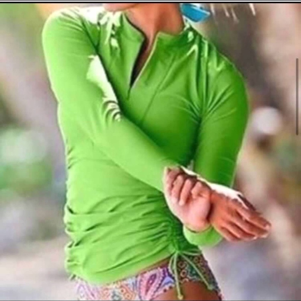NWOT Athleta Ruched Rash Guard Half Zip Size M - Picture 2 of 8